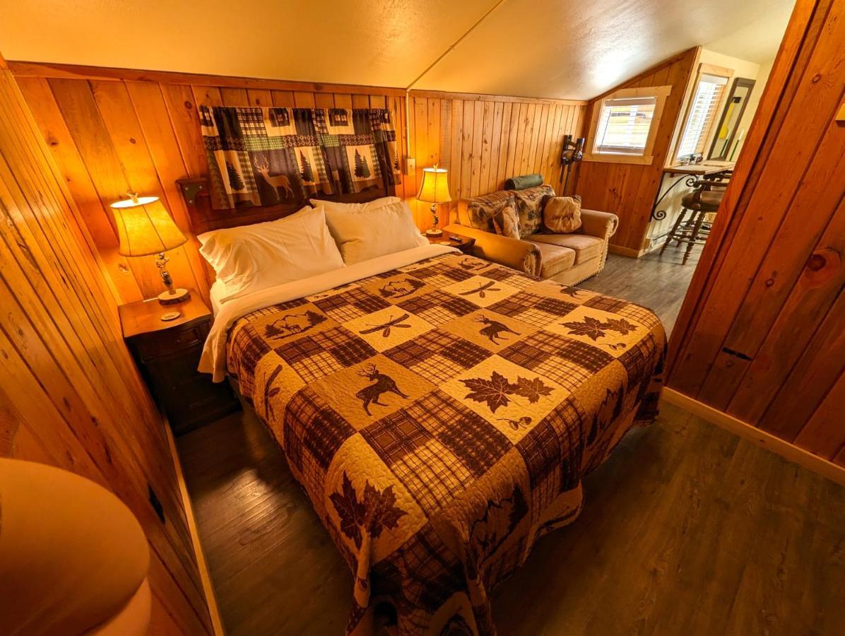 Yellowstone'S Treasure Cabins Gardiner Zewnętrze zdjęcie