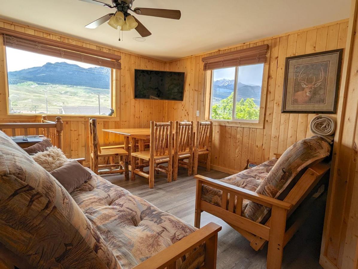 Yellowstone'S Treasure Cabins Gardiner Zewnętrze zdjęcie