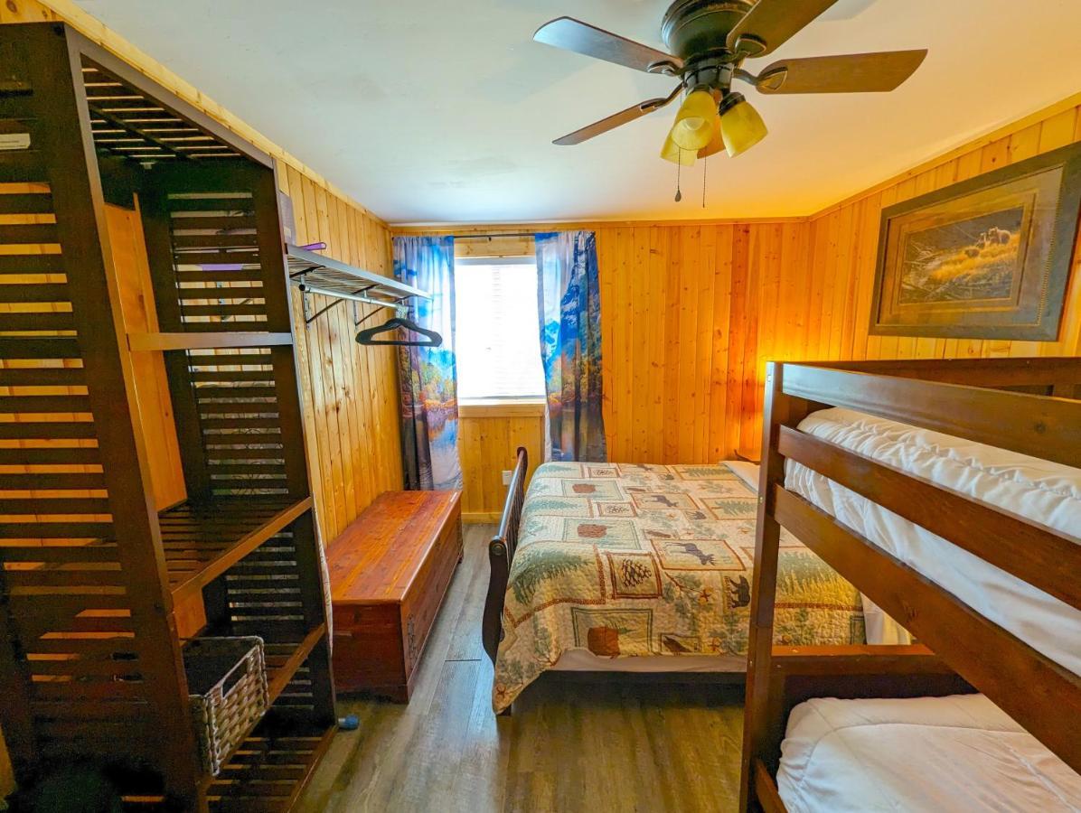 Yellowstone'S Treasure Cabins Gardiner Zewnętrze zdjęcie