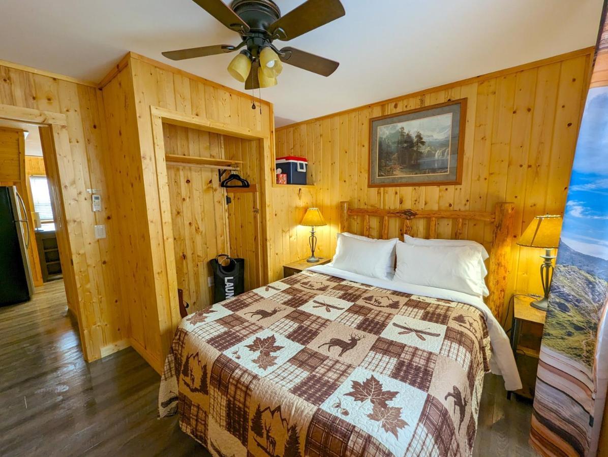 Yellowstone'S Treasure Cabins Gardiner Zewnętrze zdjęcie
