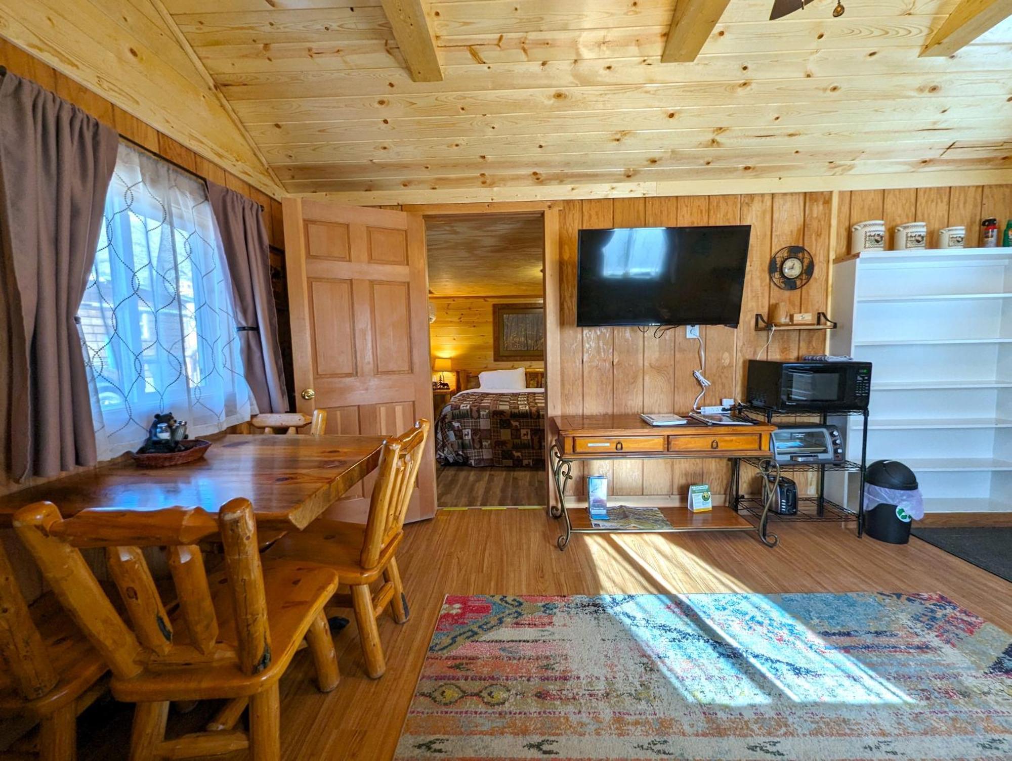 Yellowstone'S Treasure Cabins Gardiner Zewnętrze zdjęcie