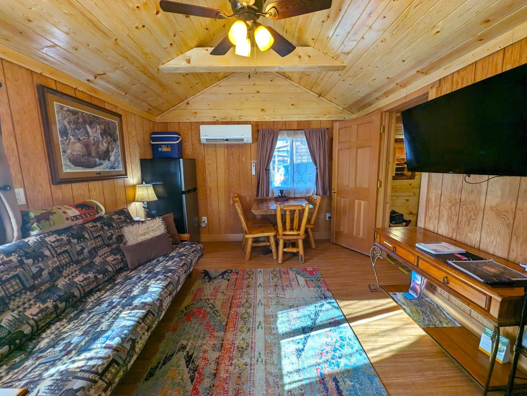 Yellowstone'S Treasure Cabins Gardiner Zewnętrze zdjęcie