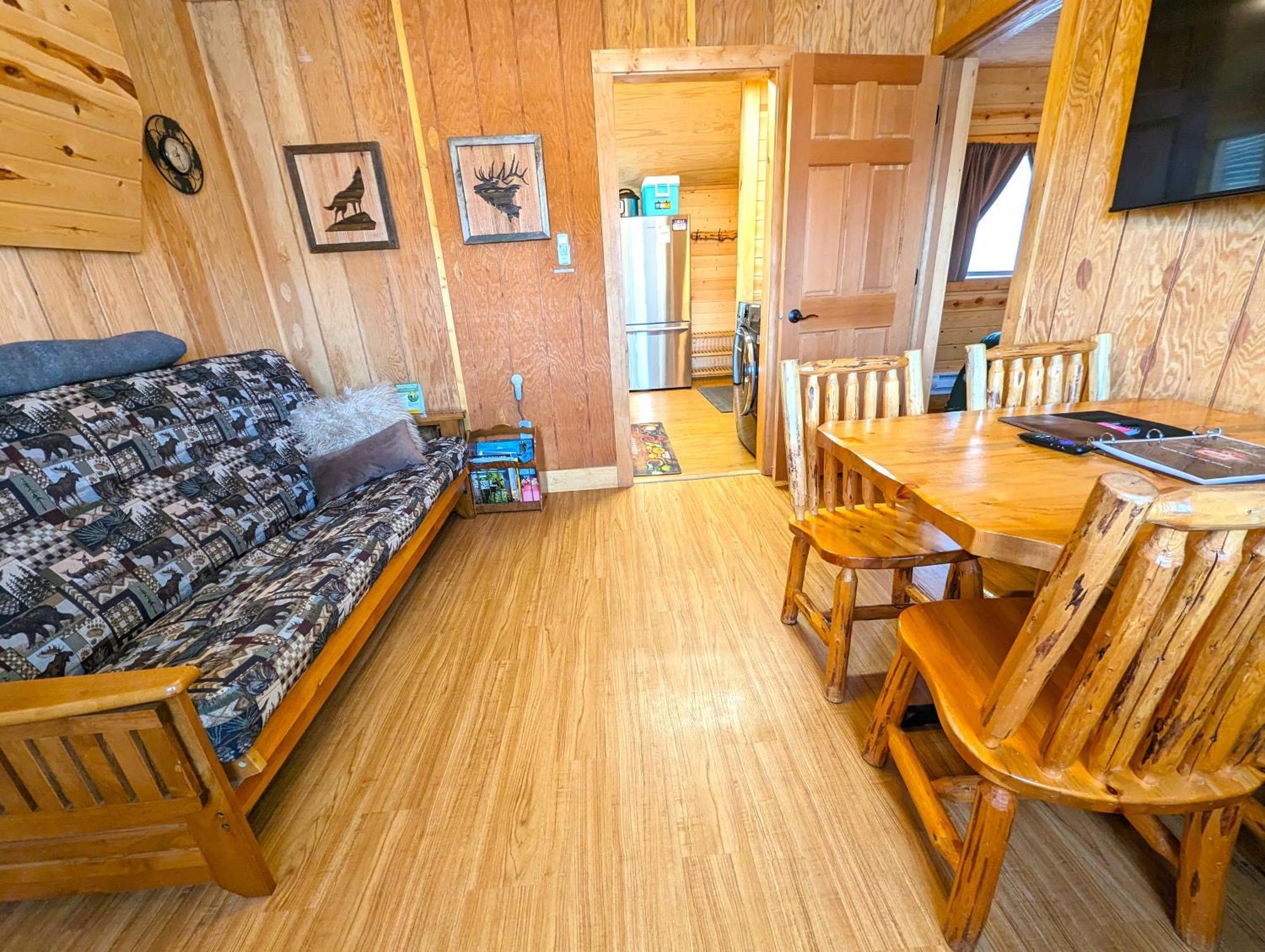 Yellowstone'S Treasure Cabins Gardiner Zewnętrze zdjęcie