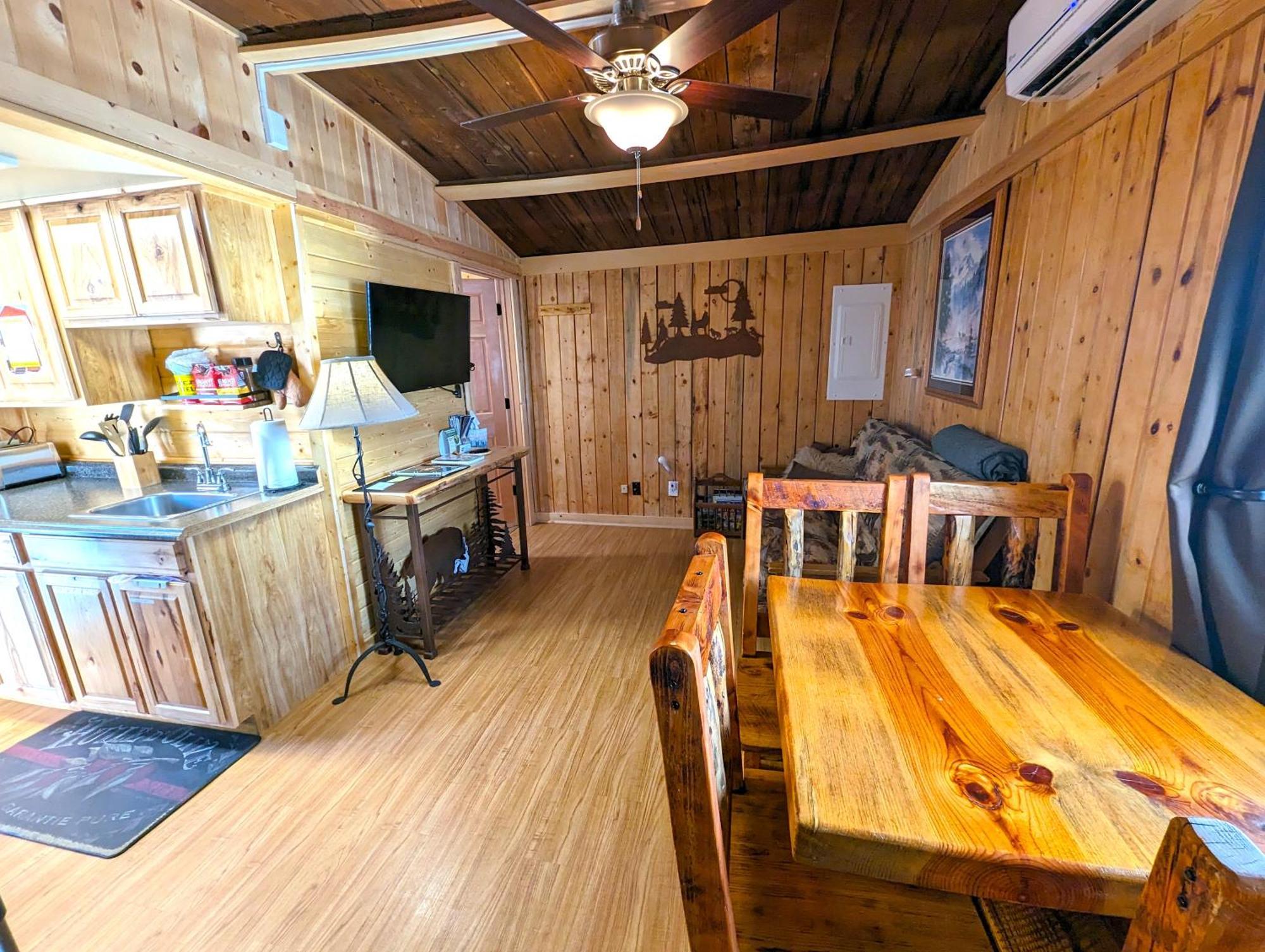 Yellowstone'S Treasure Cabins Gardiner Zewnętrze zdjęcie