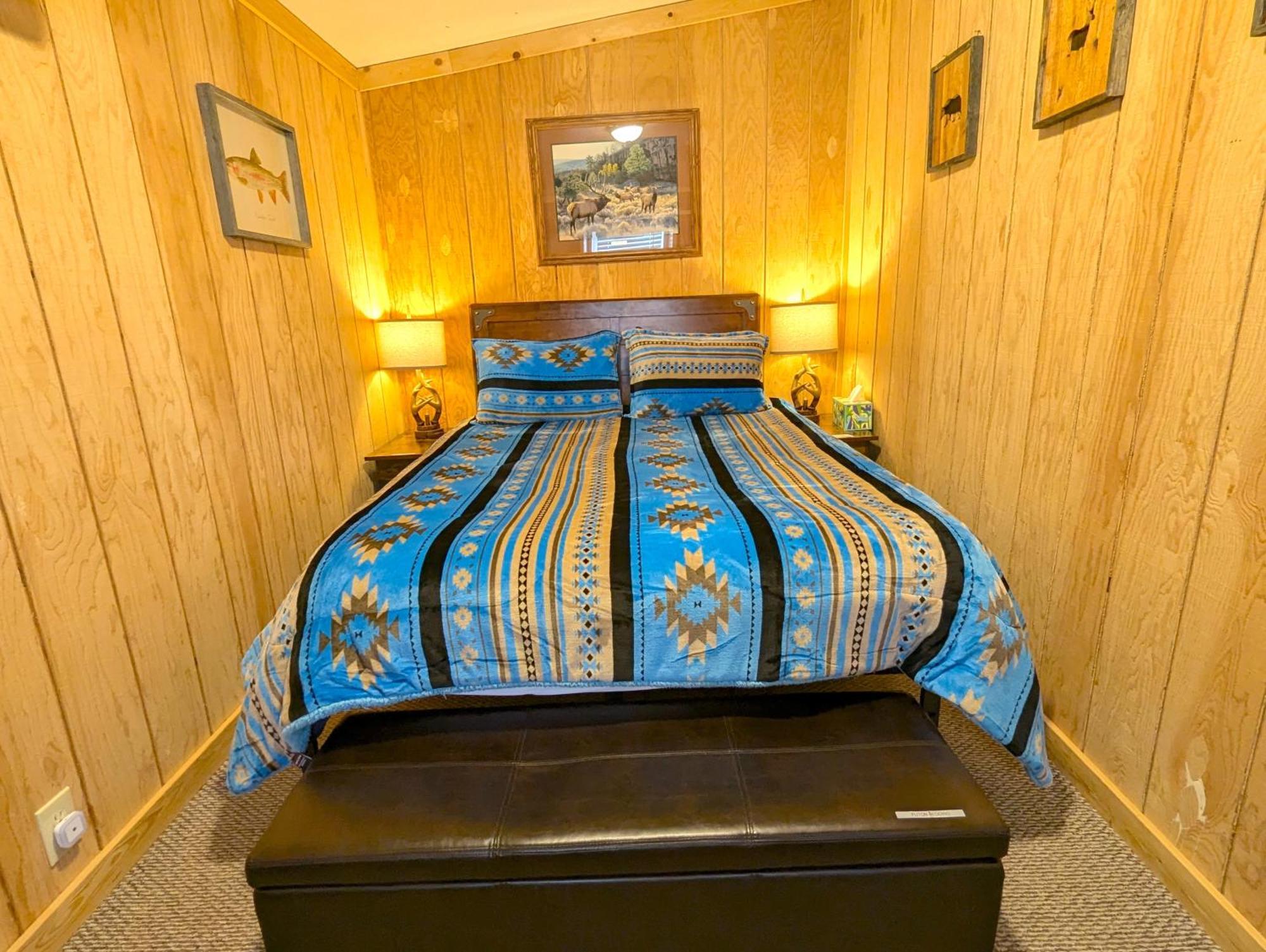 Yellowstone'S Treasure Cabins Gardiner Zewnętrze zdjęcie