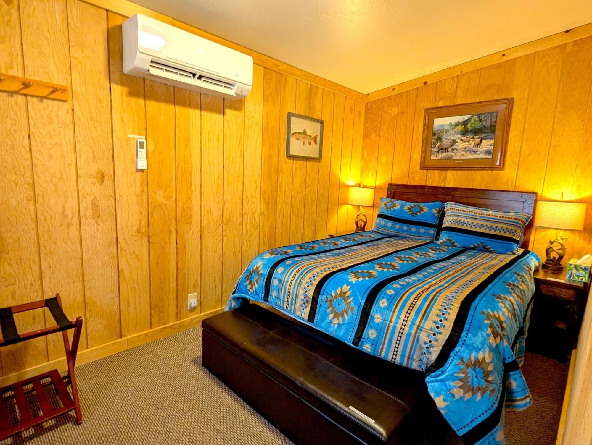 Yellowstone'S Treasure Cabins Gardiner Zewnętrze zdjęcie