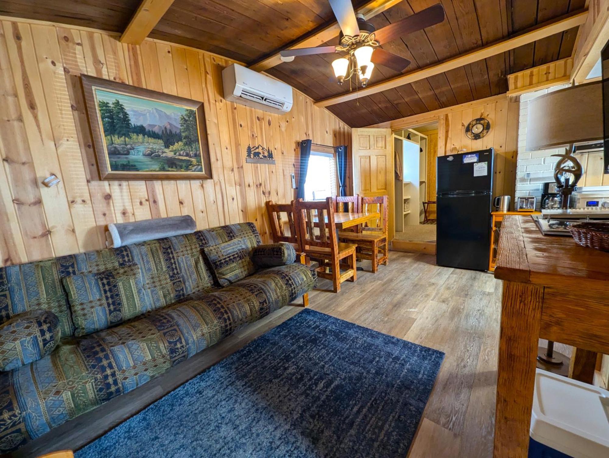 Yellowstone'S Treasure Cabins Gardiner Zewnętrze zdjęcie